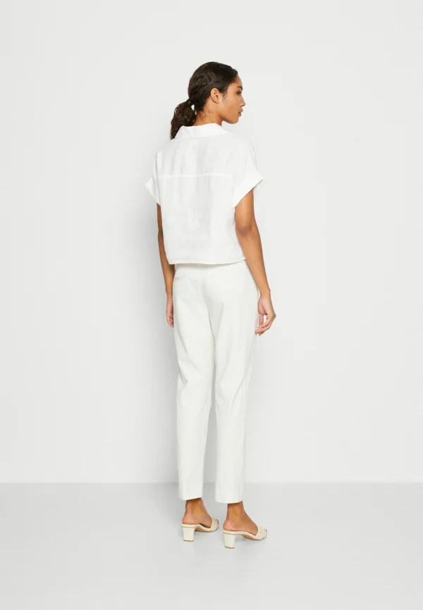 REMISE allant jusqu. Banana Republic Popover – Blouse – Snow Day 4