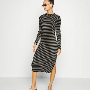 Vila Vibalu Crew Neck Midi Dress – Robe Pull – Black/Snow grande marque pas cher 10