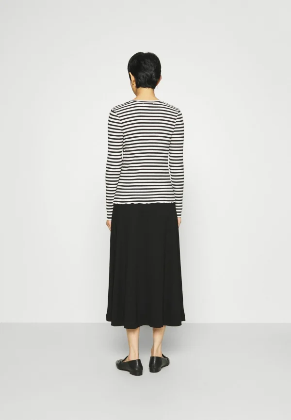 Selected Femme Slfanna Ls Crew Neck Str Noos – Pullover – Black/Snow White Stripes à prix d'occasion 4