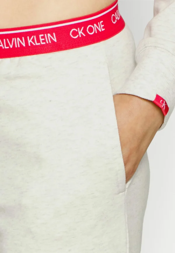 CALVIN KLEIN UNDERWEAR One Lounge Jogger – Bas De Pyjama – Snow Heather/Pink Splendor en ligne 6