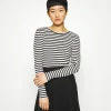 Selected Femme Slfanna Ls Crew Neck Str Noos – Pullover – Black/Snow White Stripes à prix d'occasion 13