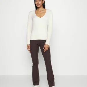 Banana Republic Open Vee Neck – Pullover – Snow Day boutique 9