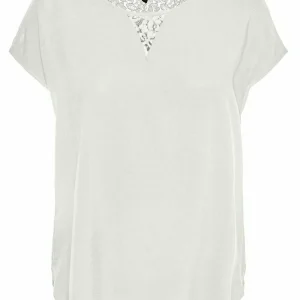 Vero Moda T-Shirt Imprimé – Snow White prix pas cher 15